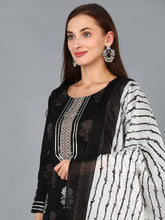 Women Black Cotton Blend Floral Printed-VKSKD1024A